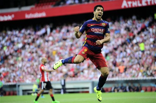Luis Suarez ghi bàn thắng duy nhất giúp Barcelona có khởi đầu như ý.