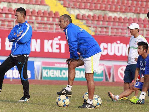 Nghịch lý khó tin ở HA.GL: Chuyên nghiệp vẫn tập... cơ bản