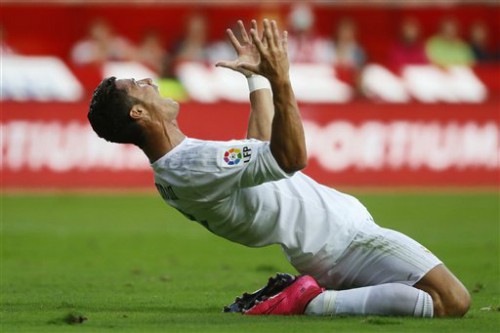 Ronaldo bất lực trong việc tìm kiếm bàn thắng.