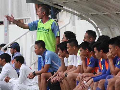 “Chơi như thế là hèn”