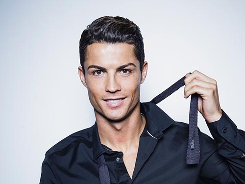 Tự truyện của Andressa Urach: Từ nhà thổ tới khách sạn với Ronaldo