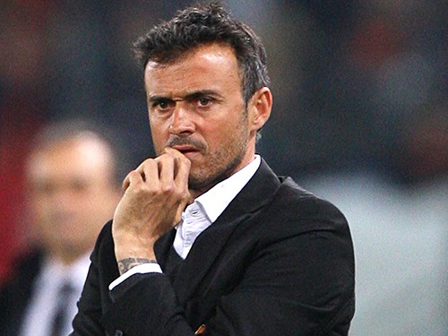 HLV Luis Enrique: Cứ “xoay” là... chóng mặt