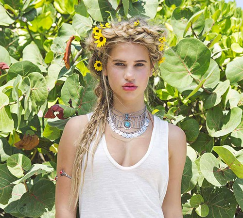 Ronaldo “dụ dỗ” trẻ vị thành niên