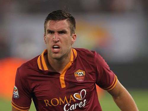 Vận đen lại đeo bám Strootman 