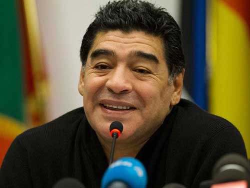 Giáo hoàng làm lễ cưới cho Maradona