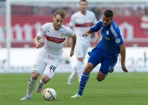 Bản lĩnh cùng may mắn đã giúp Schalke 04 có trọn vẹn 3 điểm trước Stuttgart.