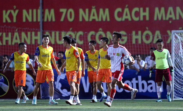 Bàn thắng duy nhất của Văn Minh là không đủ để đem về điểm số cho đội nhà