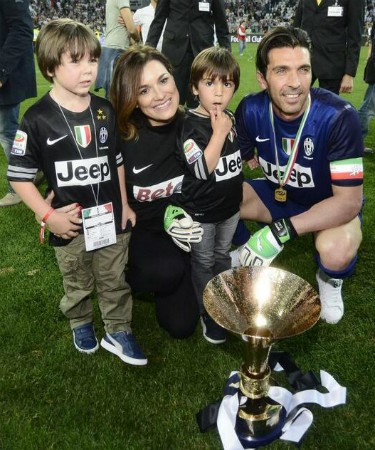 Buffon đã có 2 con trai với vợ cũ Alena Seredova.