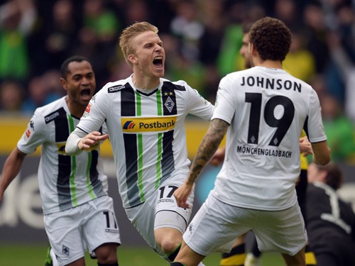 Borussia Moenchengladbach 4-2 Augsburg: Thay tướng, đổi vận