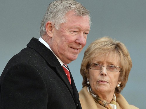 Tiết lộ của Sir Alex Ferguson: Bỏ Man Utd vì vợ 