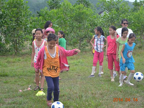 Dự án “Bóng đá cộng đồng tại Việt Nam” (FFAV): Xây nhà từ móng
