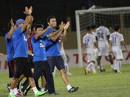 V.League 2015 hạ màn: “Cháy nhà...”