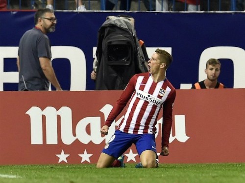 Fernando Torres bất ngờ đưa Atletico vượt lên.
