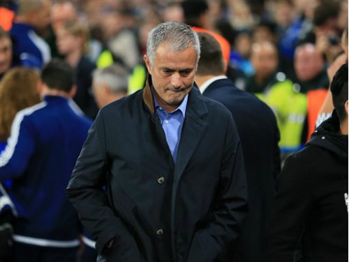 Jose Mourinho: "M.U thua, tôi buồn muốn chết đây"