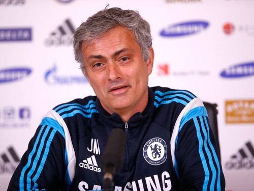 Jose Mourinho: “Mở mồm là bị nhét án phạt”
