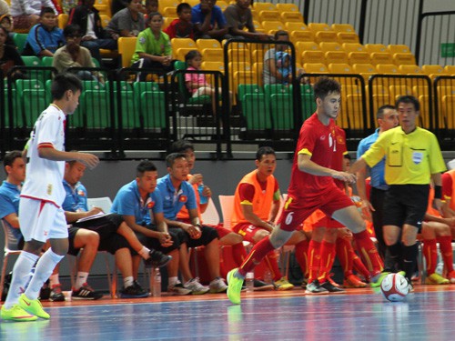 Giải Futsal vô địch ĐNÁ 2015: Việt Nam có chiến thắng thứ 2