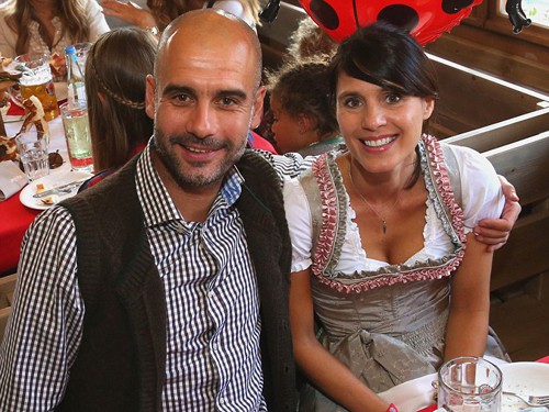 Dàn sao Bayern nô nức dự Oktoberfest