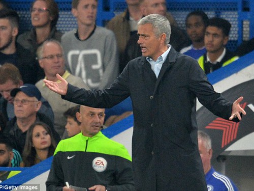 Các học trò vẫn bênh vực Mourinho dù Chelsea thua tan nát