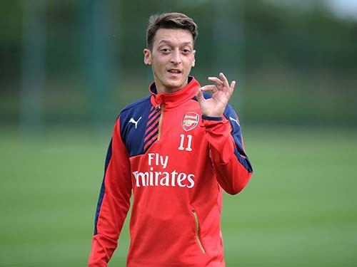 23h30 (17/10), Watford - Arsenal: Ai bảo Oezil lười chạy?