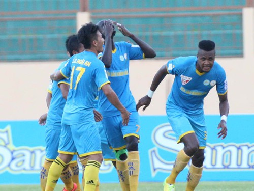 S.Khánh Hoà BVN là “biểu tượng” V.League 2015: Chấm trắng...