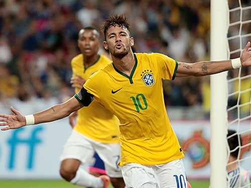 Neymar đã quen ghi 4 bàn!