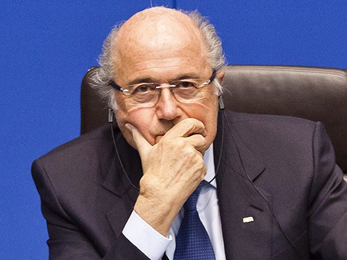 Coca Cola, Visa, Budweiser, McDonald’s đồng loạt yêu cầu Sepp Blatter từ chức ngay lập tức: Cuộc chiến giữa Mỹ với Á - Âu?