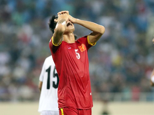 Việt Nam đã rất nỗ lực trong trận đấu với Iraq, nhưng cuối cùng vẫn thất bại và đắng lòng. Cùng xem những hình ảnh đầy cảm động của các cầu thủ Việt Nam khi họ khóc thật nhiều sau trận đấu này.