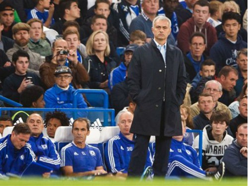 Phải chăng Jose Mourinho đã hết cách?