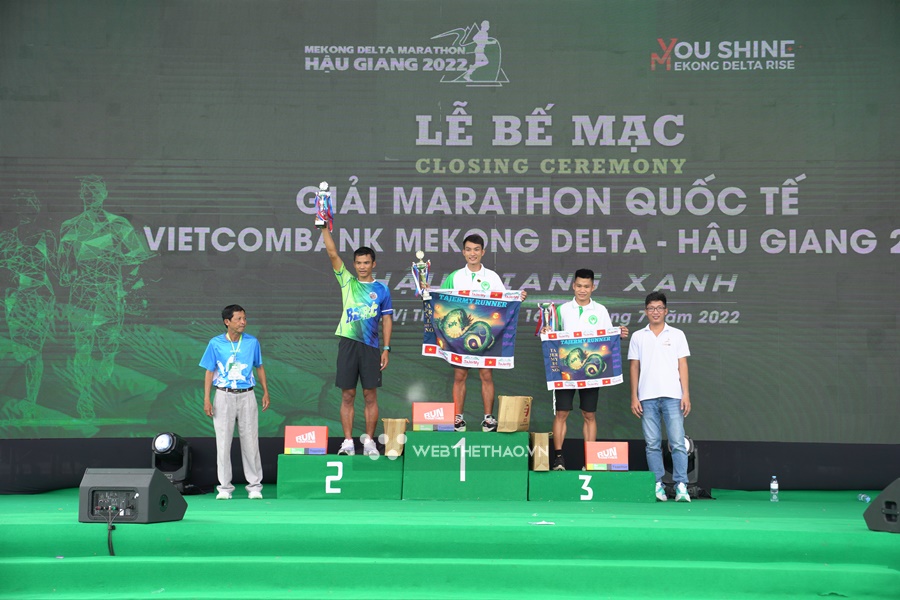 Quán quân SEA Games 31 Hoàng Nguyên Thanh đăng quang giải marathon Hậu GIang 2022