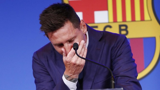 Messi bác bỏ tin bị Barca ép giảm thêm tiền lương