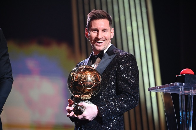 Messi vượt qua Lewandowski giành Quả bóng vàng lần thứ 7