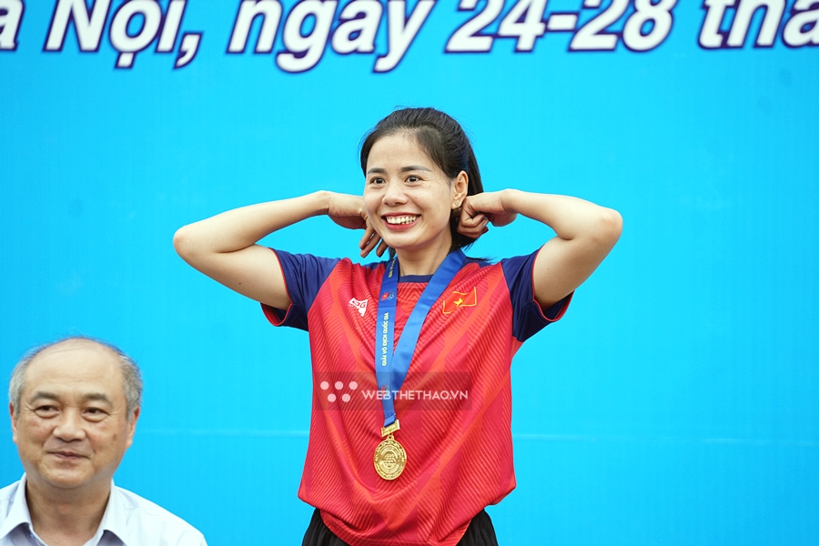 Nguyễn Thị Huyền và tấm HCV 400m quốc gia cuối cùng trong sự nghiệp trước khi giải nghệ