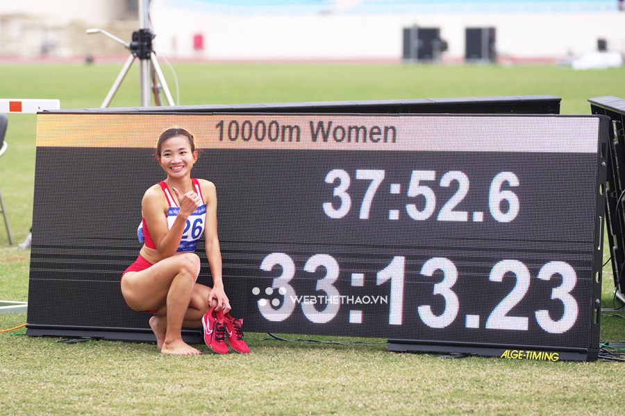 Nguyễn Thị Oanh phá sâu cú đúp kỷ lục, đường chạy 10.000m nữ ghi nhận toàn thông số chưa từng có