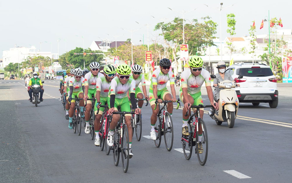 Nhà vô địch xe đạp Nguyễn Thị Thật khai xuân tập luyện cho mục tiêu vàng SEA Games 31