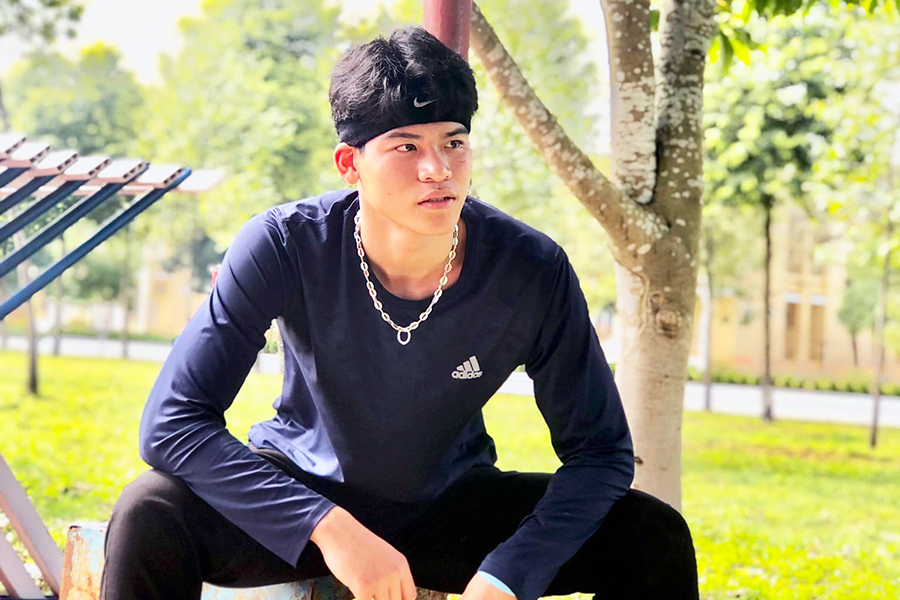 Chàng trai 17 tuổi lập kỷ lục quốc gia trẻ tại giải điền kinh các nhóm tuổi ở Kon Tum