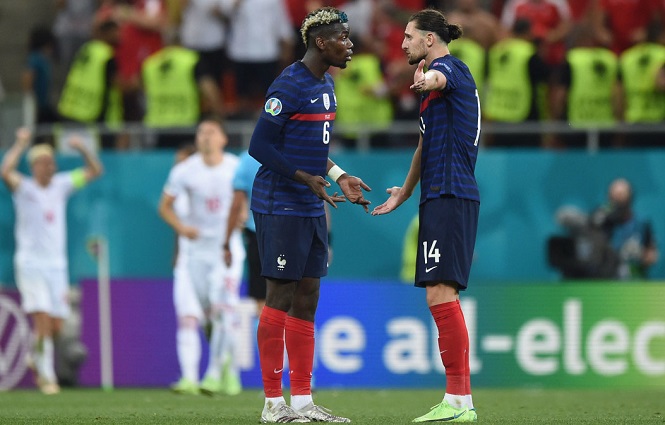 Nội bộ tuyển Pháp rối ren ngay trên sân trong trận thua Thụy Sĩ