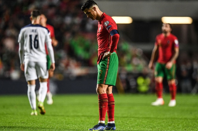 Bồ Đào Nha và Ronaldo mất suất dự World Cup vào phút 90