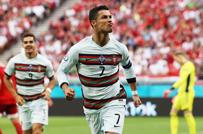 Nhật ký EURO 2021 ngày 16/6: Ronaldo phá thêm những kỷ lục
