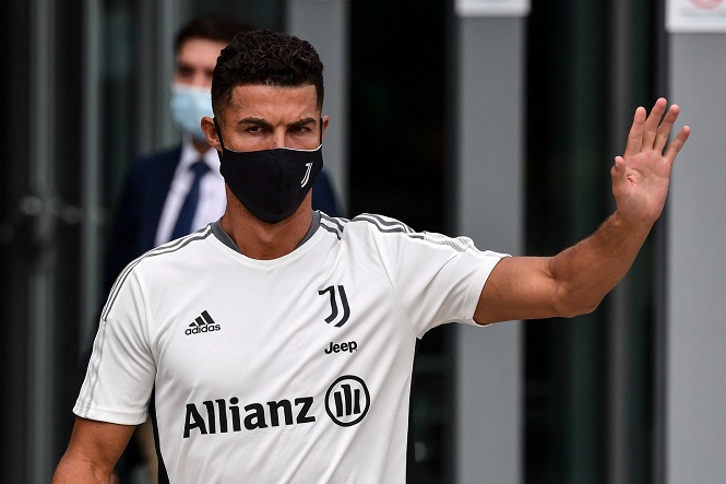 Ronaldo tạm biệt đồng đội ở Juventus để chuẩn bị chuyển nhượng