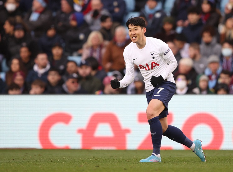 Son Heung-min ghi bàn siêu đẳng từ chân không thuận cho Tottenham