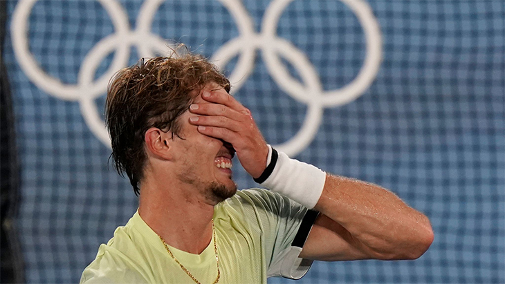 Tennis Olympic: Zverev xin lỗi Djokovic sau chiến thắng?