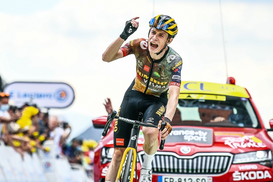 Tay đua Đan Mạch hạ bệ áo vàng Tadej Pogacar sau 11 chặng giải xe đạp Tour de France 2022