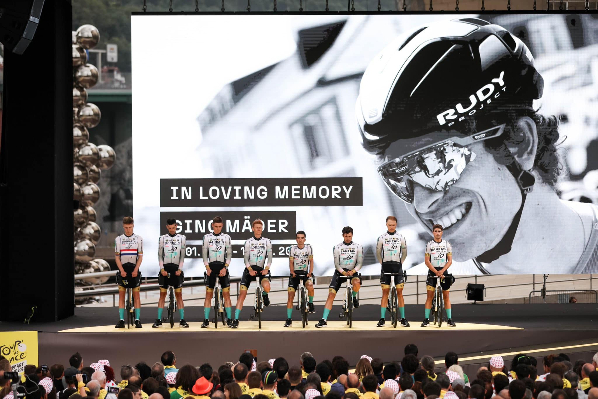 Ra mắt 176 cua-rơ, Tour de France 2023 tưởng nhớ tay đua rơi xuống vực thiệt mạng