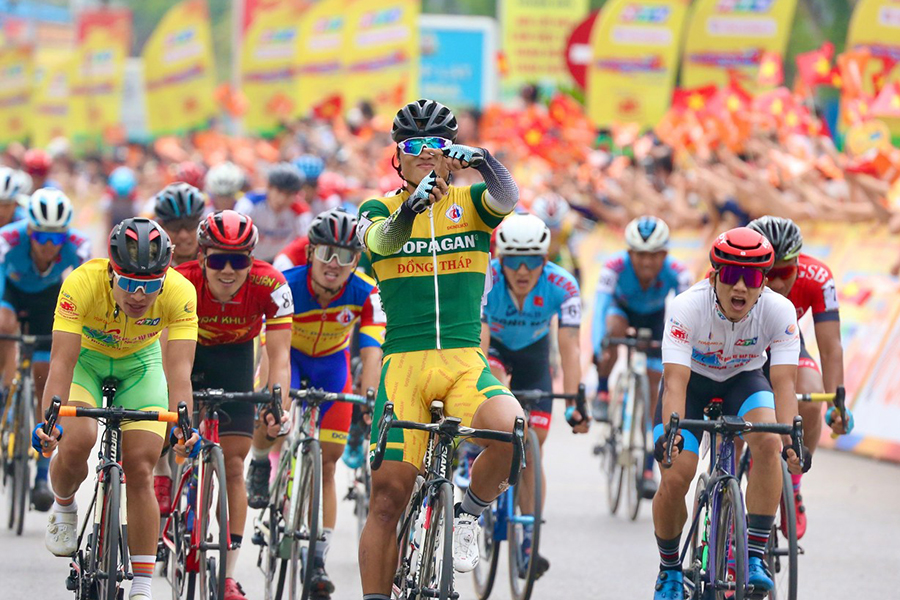 Tuyển thủ SEA Games Trần Tuấn Kiệt phá thế thống trị 4 chặng ở giải xe đạp Cúp Truyền hình 2022