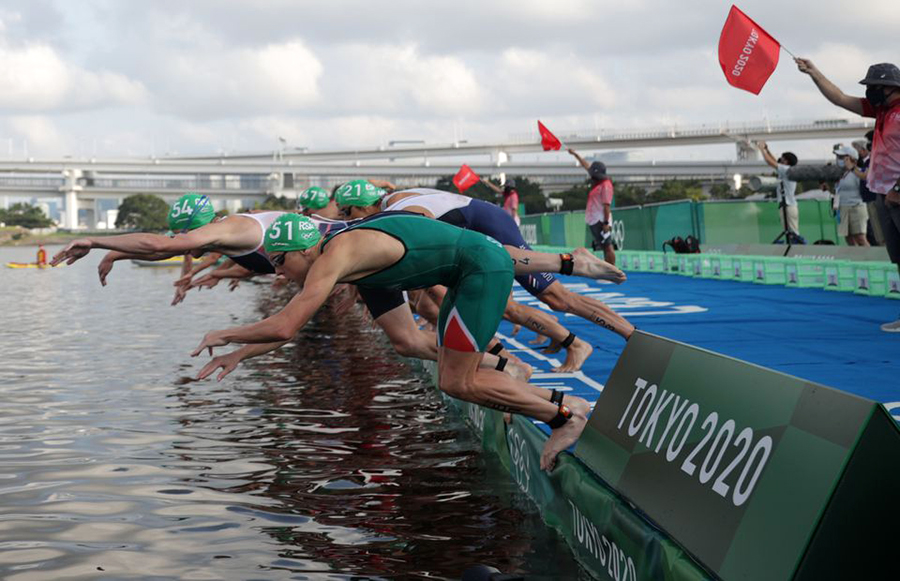 Triathlon nam Olympic Tokyo gặp sự cố xuất phát hiếm có, đáng quên nhất lịch sử