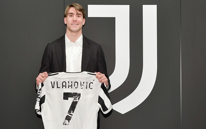 Vlahovic đến Juventus với mức phí đắt gần bằng Cristiano Ronaldo