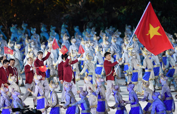 Những chuyện chưa biết về người cầm cờ tại lễ khai mạc Olympic Tokyo 2021