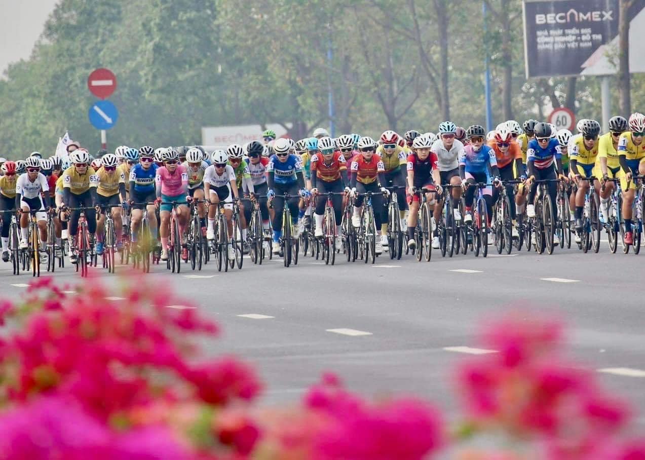 Thu Mai thắng chặng 2 giải đua xe đạp nữ Bình Dương 2024
