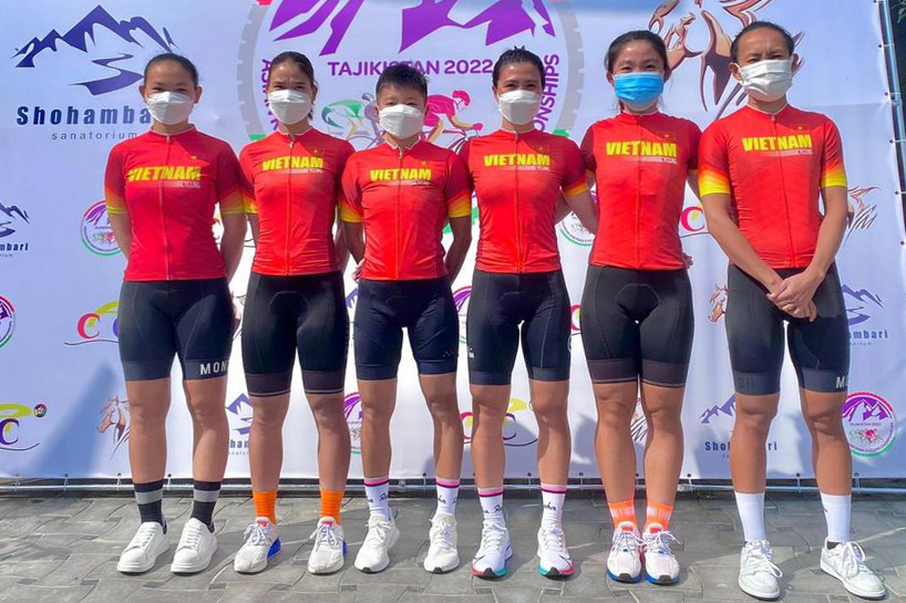Tuyển xe đạp đường trường nữ đã tới Tajikistan dự giải châu Á trước SEA Games 31