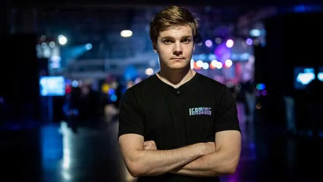 Cyanide là một trong những gương mặt tiên phong của đấu trường LMHT chuyên nghiệp, từng cùng Fnatic chinh phục nhiều danh hiệu lớn tại châu Âu.